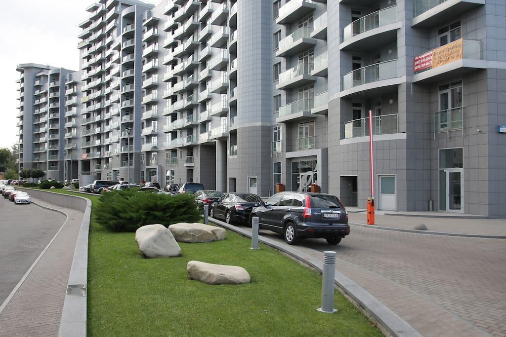 Apartments Raisy Okipnoi Киев Екстериор снимка
